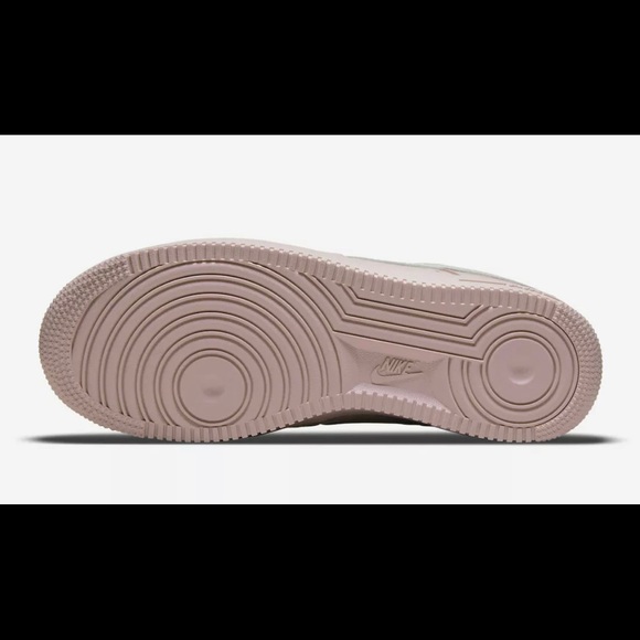 Nike Air Force 1 '07 DO6724-601 Pink Faux Sherpa Fur Women's Sizes - Picture 6 of 6